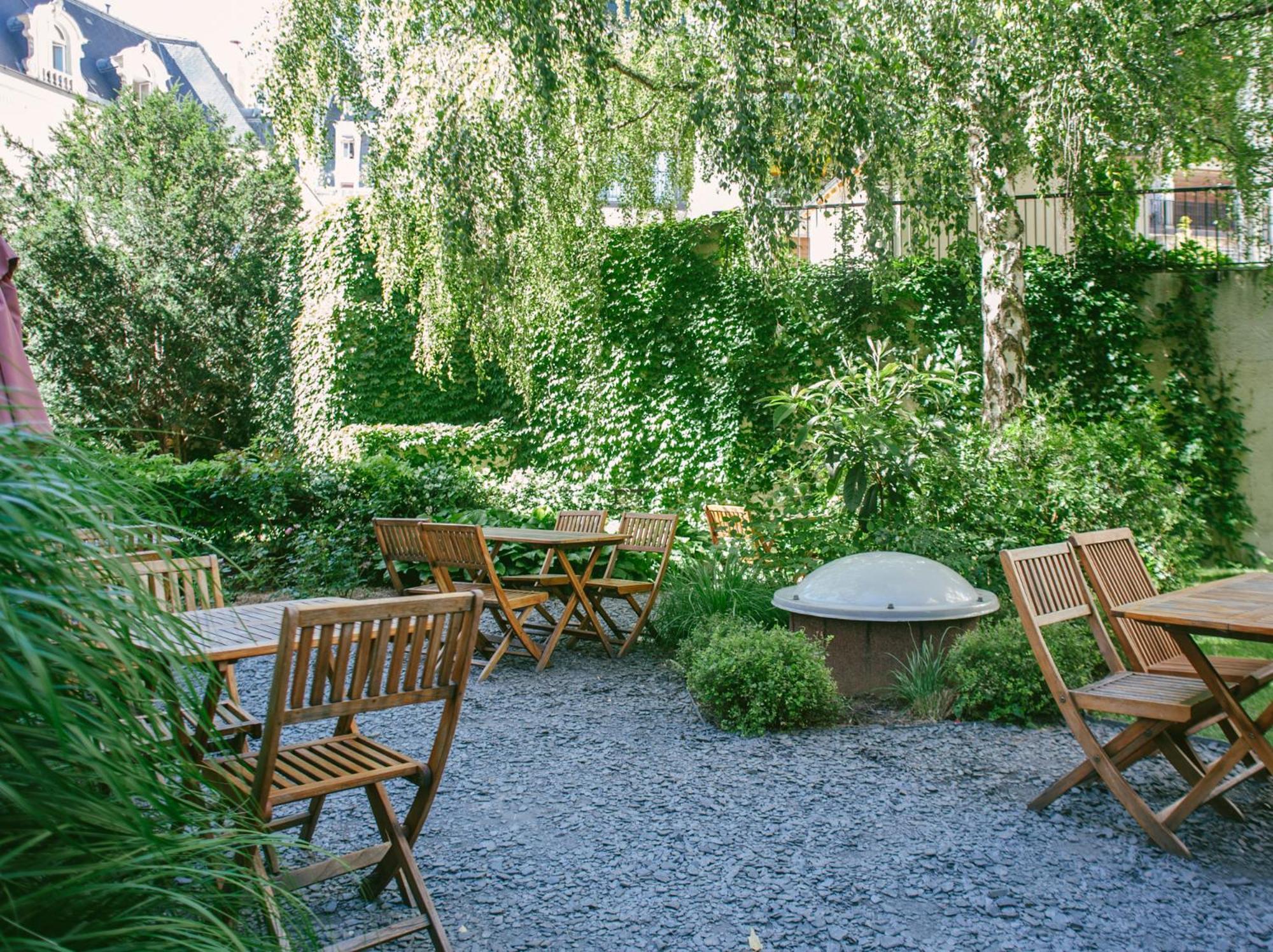 Adveniat Paris Hostel Exterior photo