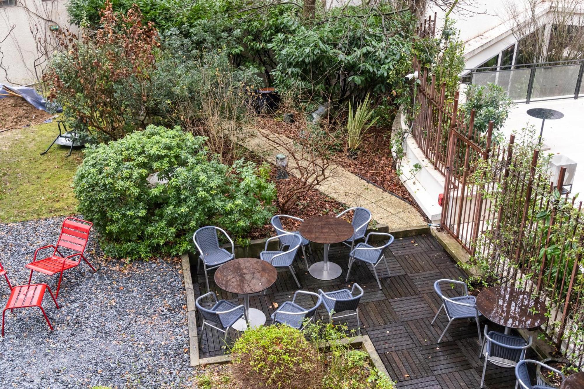 Adveniat Paris Hostel Exterior photo
