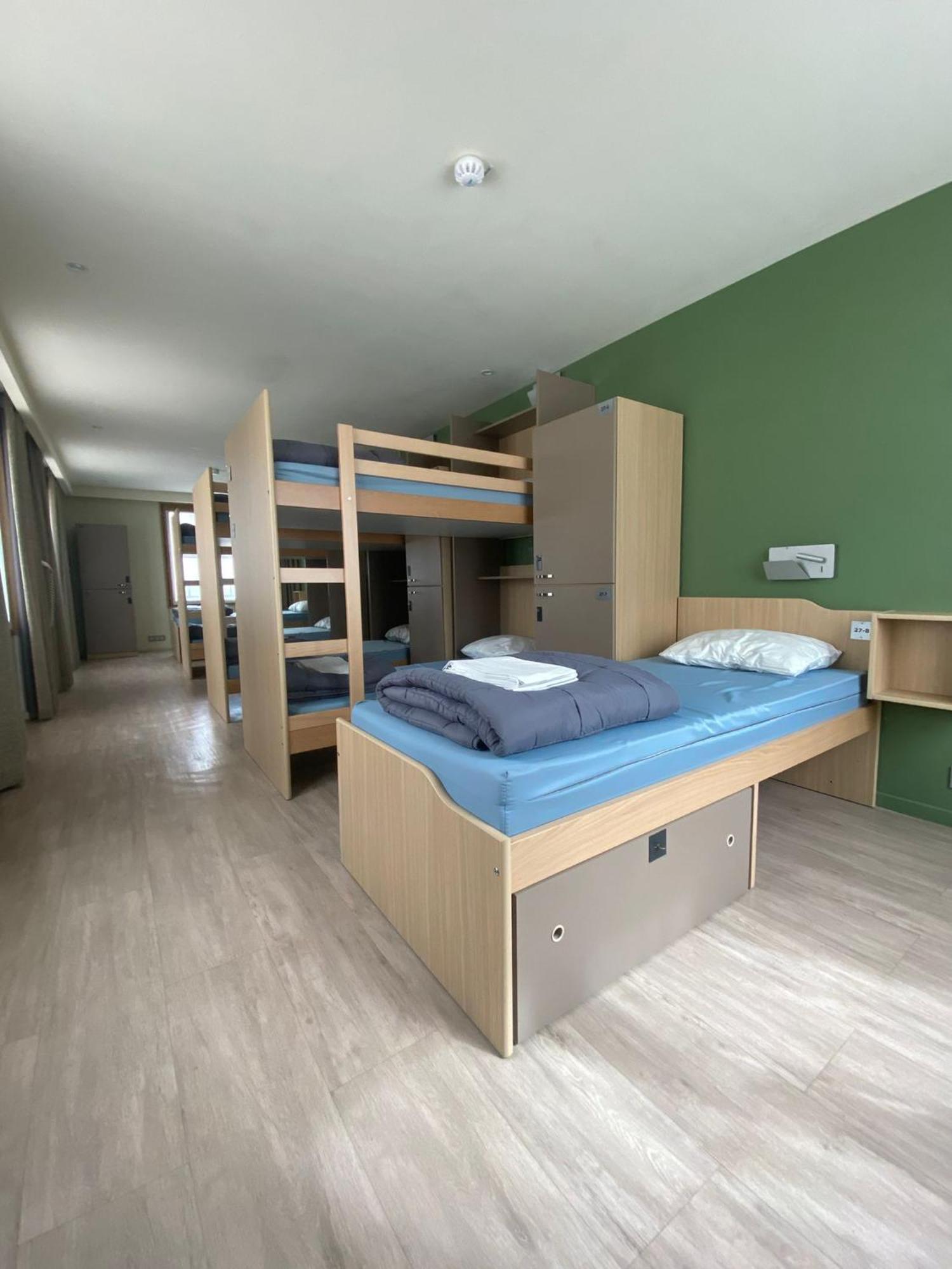 Adveniat Paris Hostel Exterior photo