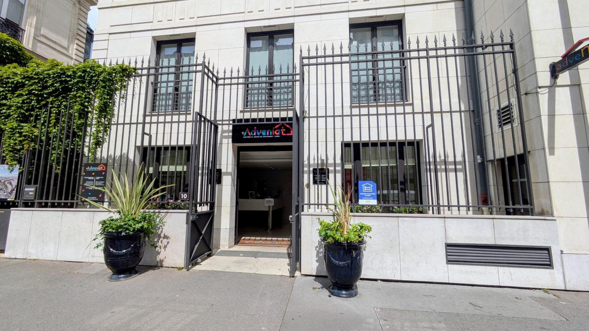 Adveniat Paris Hostel Exterior photo